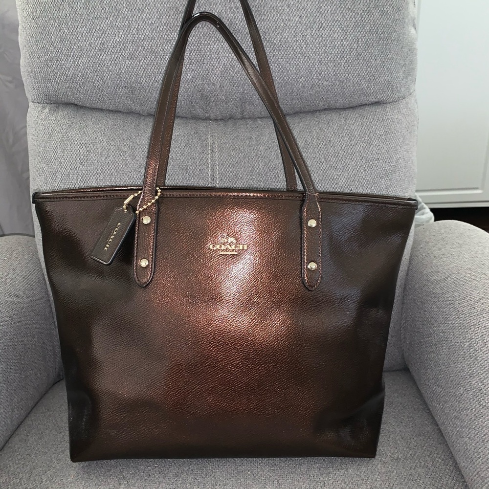 ❌SOLD❌ Coach Metallic Zip Tote Bag